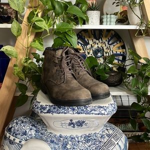Blundstone #1930 WOMEN'S SIZE 7.5 ORIGINALS LACE UP BOOTS - RUSTIC BROWN